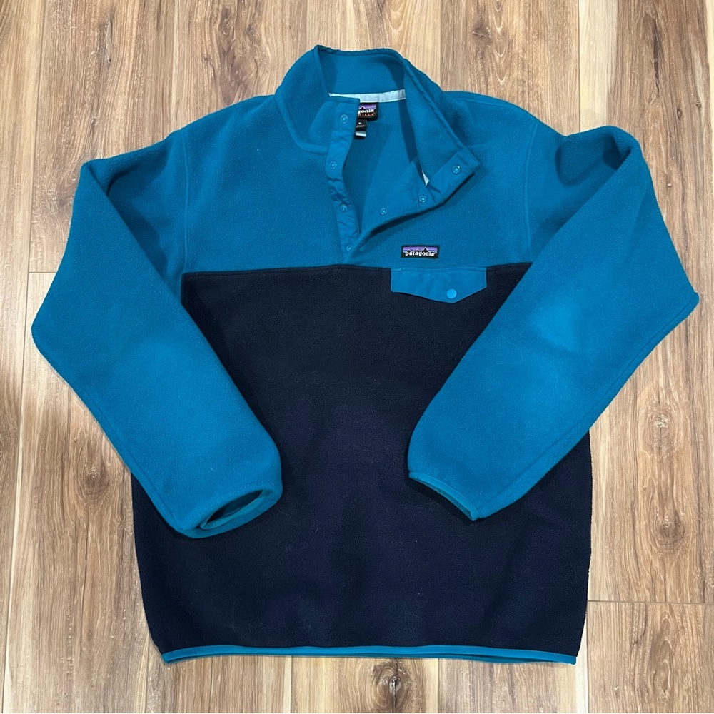 Patagonia Teal and Black Lightweight Jacket